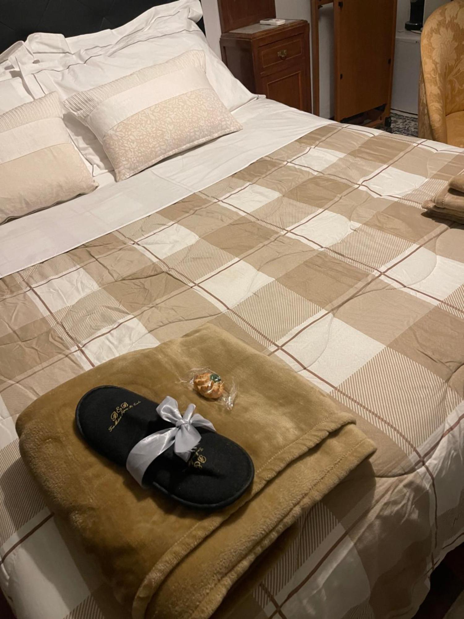 Casa Tipica Siciliana Patronale Home Bedandbreakfast Tremetrisoprailcielo Camere Con Vista, Colazione Interna In Terrazzo Panoramico Калтаджироне Екстериор снимка