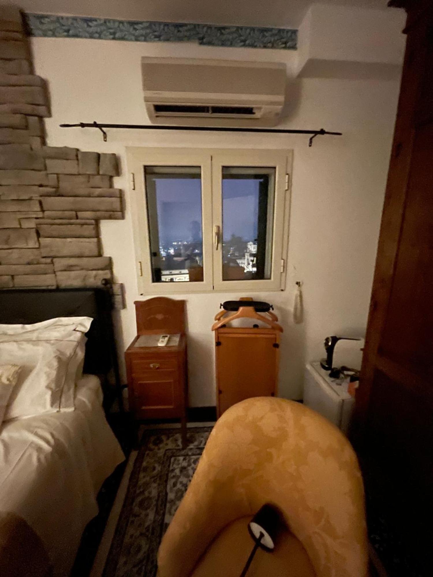 Casa Tipica Siciliana Patronale Home Bedandbreakfast Tremetrisoprailcielo Camere Con Vista, Colazione Interna In Terrazzo Panoramico Калтаджироне Екстериор снимка