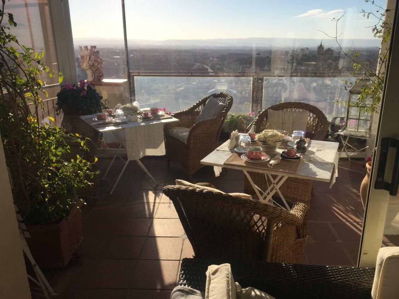 Casa Tipica Siciliana Patronale Home Bedandbreakfast Tremetrisoprailcielo Camere Con Vista, Colazione Interna In Terrazzo Panoramico Калтаджироне Екстериор снимка